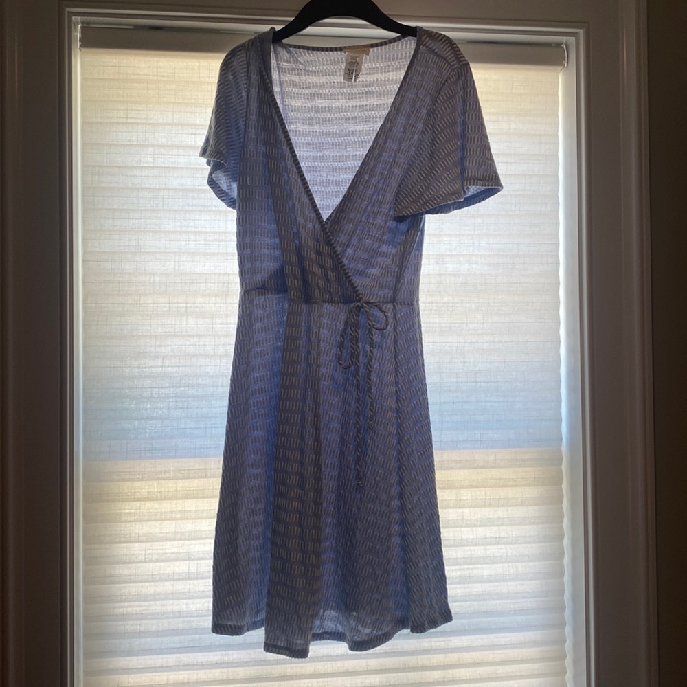 A line blue and white faux wrap v neck dress